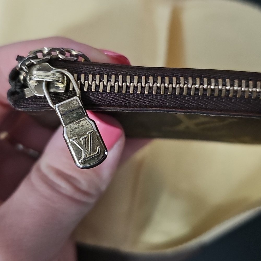 Louis Vuitton Brown Monogram Key Cles - Picture 13 of 13